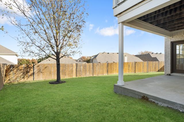 2824 Greenway Drive, Burleson, TX 76028