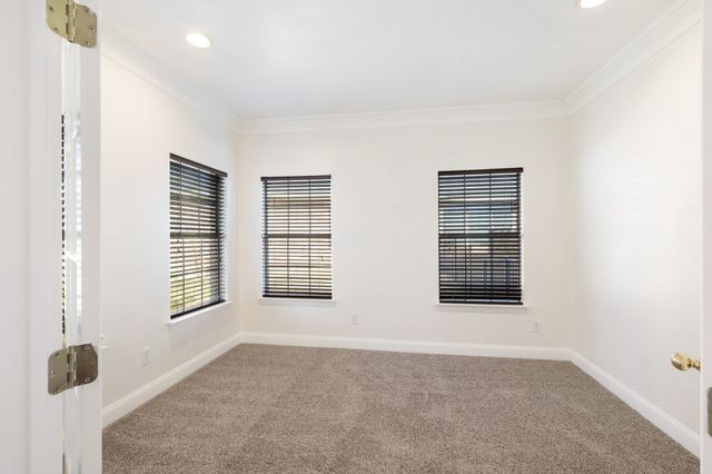 2824 Greenway Drive, Burleson, TX 76028