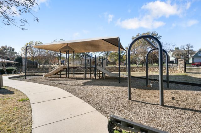 2824 Greenway Drive, Burleson, TX 76028