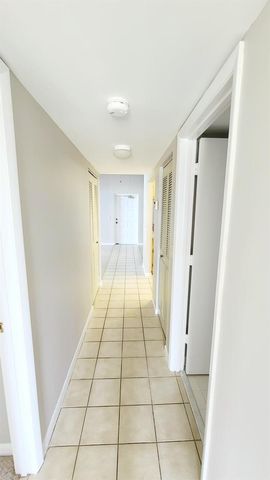 1015 Green Pine Boulevard B3, West Palm Beach, FL 33409