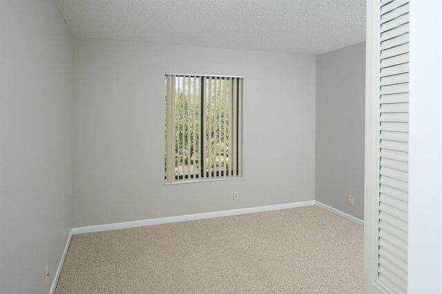 1015 Green Pine Boulevard B3, West Palm Beach, FL 33409