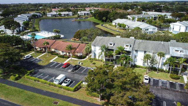 1015 Green Pine Boulevard B3, West Palm Beach, FL 33409