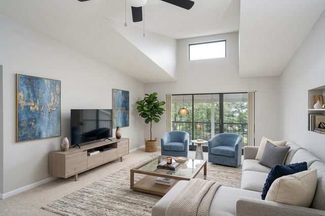 1015 Green Pine Boulevard B3, West Palm Beach, FL 33409