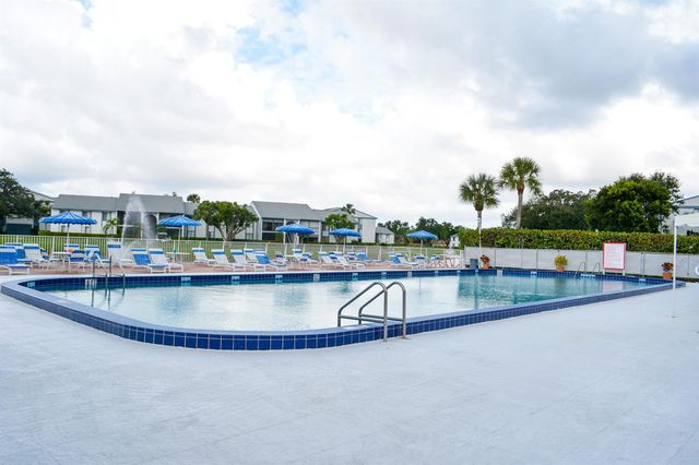 1015 Green Pine Boulevard B3, West Palm Beach, FL 33409