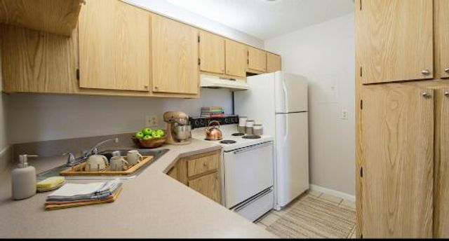 1015 Green Pine Boulevard B3, West Palm Beach, FL 33409