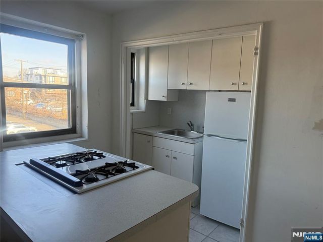 2333 Hudson Terrace, Fort Lee, NJ 07024