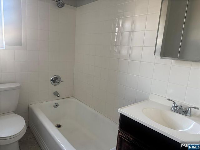 2333 Hudson Terrace, Fort Lee, NJ 07024