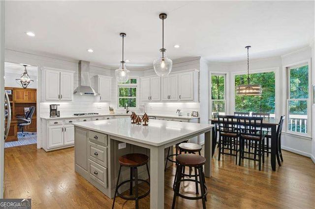 835 Forestwalk Drive, Suwanee, GA 30024