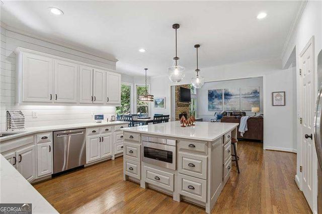 835 Forestwalk Drive, Suwanee, GA 30024