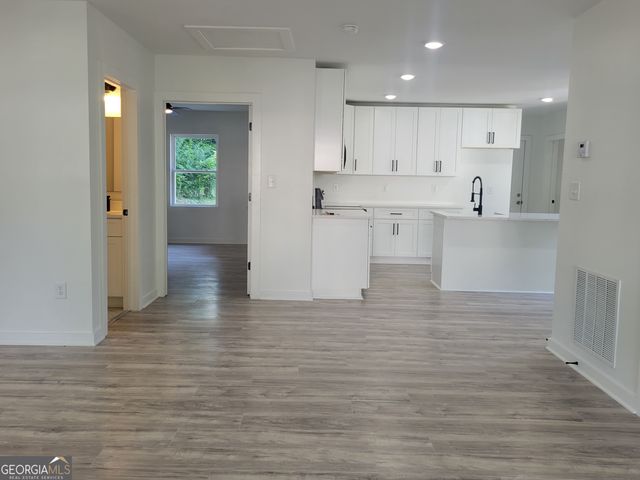 172 S Thomas Street, Elberton, GA 30635