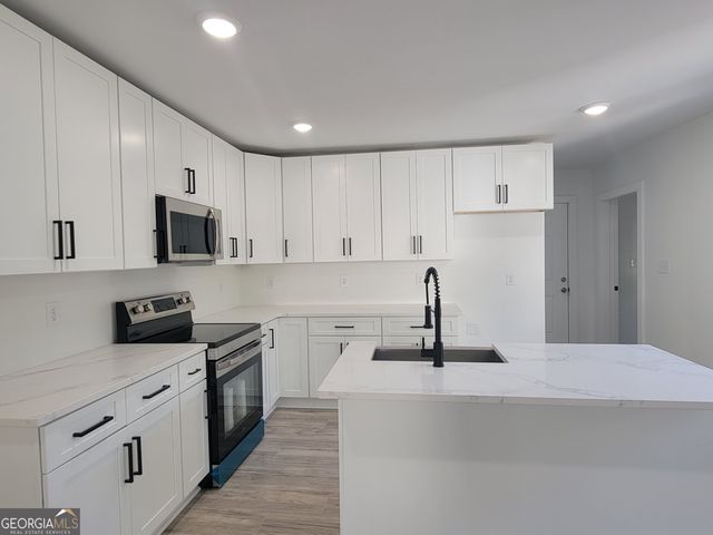 172 S Thomas Street, Elberton, GA 30635