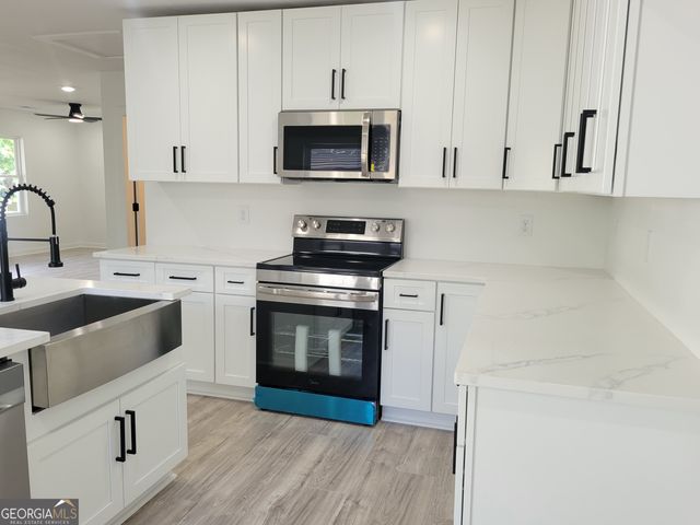 172 S Thomas Street, Elberton, GA 30635