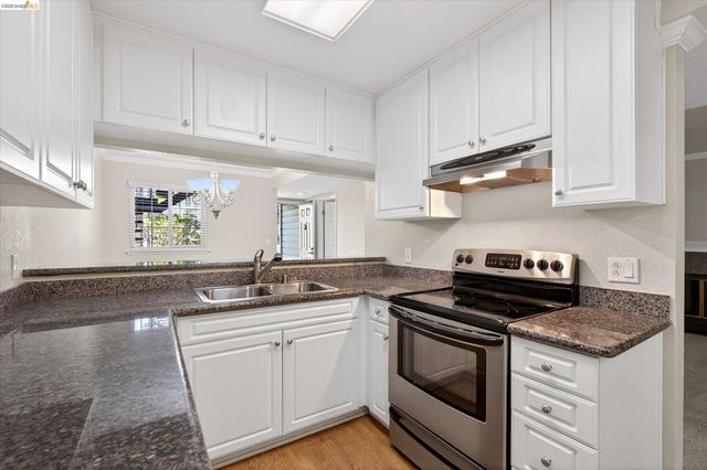 660 Canyon Oaks Dr B, Oakland, CA 94605