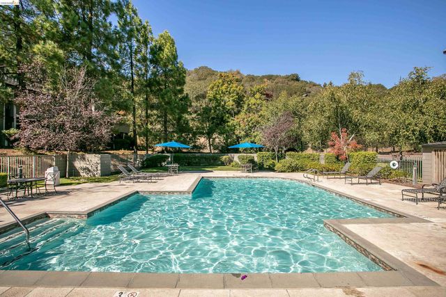 660 Canyon Oaks Dr B, Oakland, CA 94605
