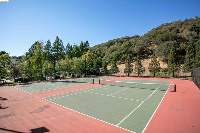 660 Canyon Oaks Dr B, Oakland, CA 94605