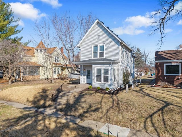 2413 11th Avenue A, Moline, IL 61265