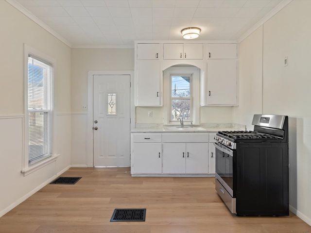 2413 11th Avenue A, Moline, IL 61265