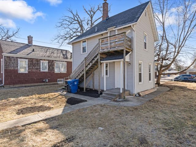 2413 11th Avenue A, Moline, IL 61265