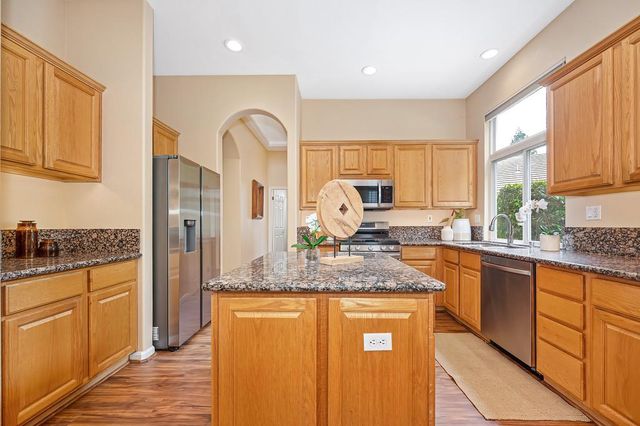 424 Roan Ct, Roseville, CA 95747