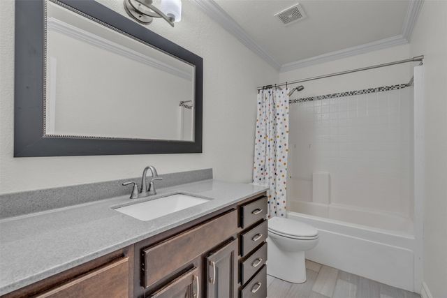 213 King Arthur Drive, Weatherford, TX 76086