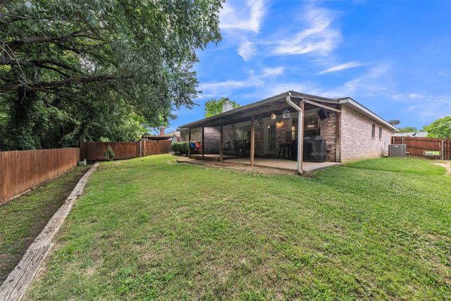 213 King Arthur Drive, Weatherford, TX 76086