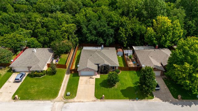 213 King Arthur Drive, Weatherford, TX 76086