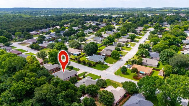 213 King Arthur Drive, Weatherford, TX 76086