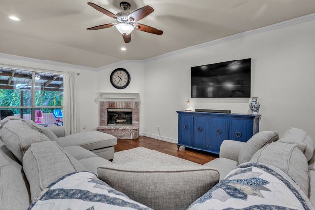 213 King Arthur Drive, Weatherford, TX 76086