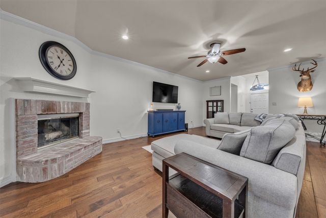 213 King Arthur Drive, Weatherford, TX 76086