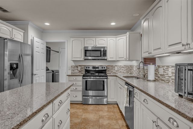 213 King Arthur Drive, Weatherford, TX 76086
