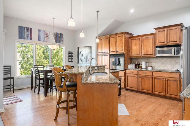 17020 Erskine Street, Omaha, NE 68116