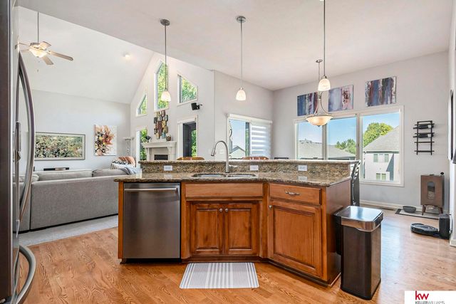 17020 Erskine Street, Omaha, NE 68116