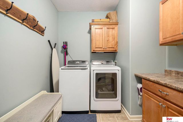 17020 Erskine Street, Omaha, NE 68116