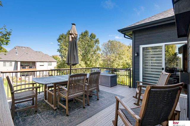 17020 Erskine Street, Omaha, NE 68116