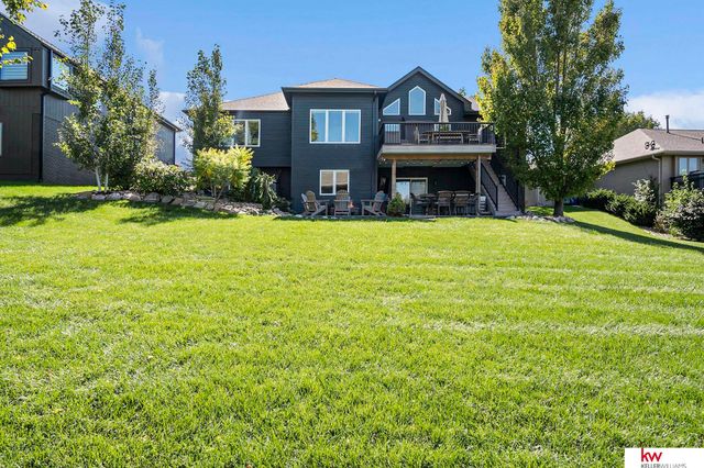 17020 Erskine Street, Omaha, NE 68116