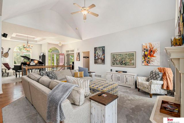 17020 Erskine Street, Omaha, NE 68116