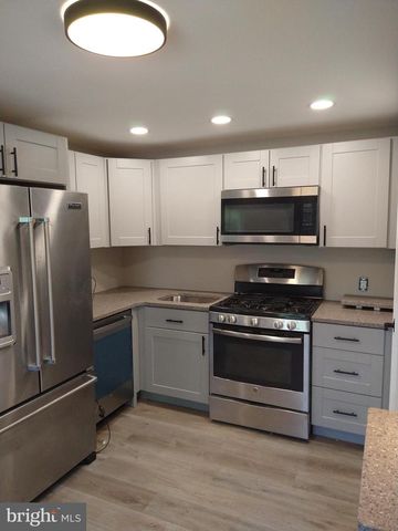 8-00 BLAKISTON LN, Philadelphia, PA 19136