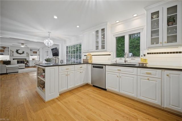 100 James Landing RD, Newport News, VA 23606