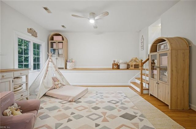 100 James Landing RD, Newport News, VA 23606