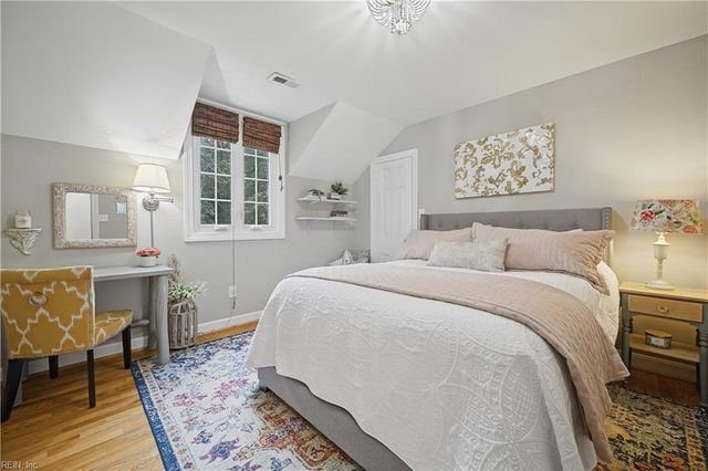 100 James Landing RD, Newport News, VA 23606