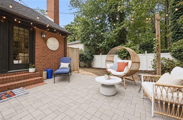 100 James Landing RD, Newport News, VA 23606