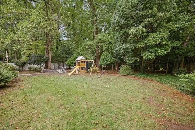 100 James Landing RD, Newport News, VA 23606