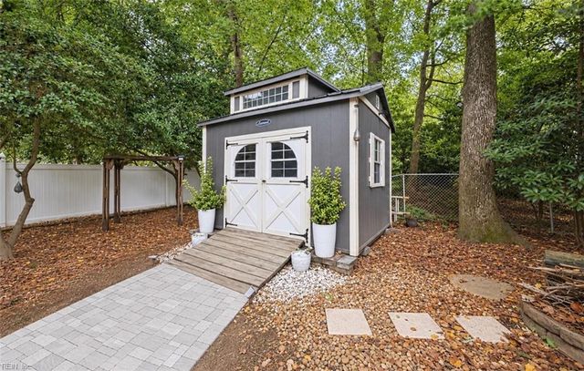 100 James Landing RD, Newport News, VA 23606