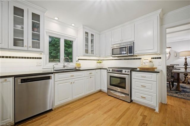 100 James Landing RD, Newport News, VA 23606