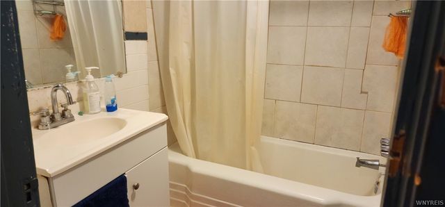 21 Victory Avenue, Lackawanna, NY 14218
