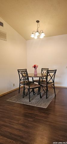 12446 Starcrest Dr Apt 404, San Antonio, TX 78216