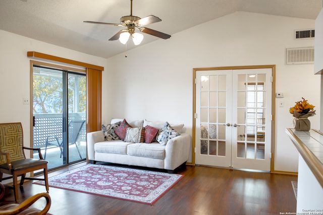12446 Starcrest Dr Apt 404, San Antonio, TX 78216