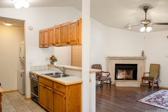 12446 Starcrest Dr Apt 404, San Antonio, TX 78216