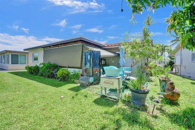 4508 NW 43rd Ter, Tamarac, FL 33319