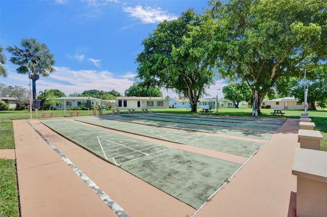4508 NW 43rd Ter, Tamarac, FL 33319